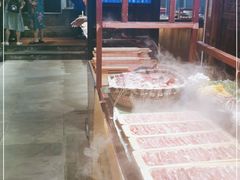 -野山舂·贵州现舂酸汤火锅(鸿通城店)