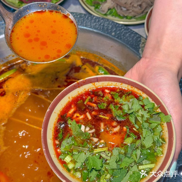 朋友按头安利的贵州酸汤火锅！真的绝了！