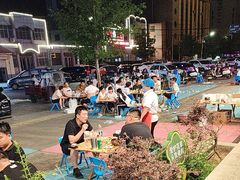 -亚伟瓦罐面美食城(淇县总店)