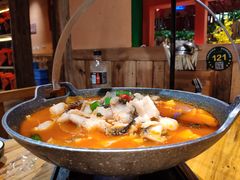 思茅酸汤鱼片-老滇山寨•云南特色菜•地方菜•民族风情歌舞表演(金碧店)