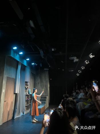 虾酱汁蘸着故事 下芥末兰花蚌呛得人眼眶发亮