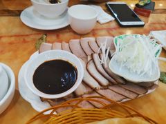 -李连贵熏肉美食酒楼(东市商贸店)