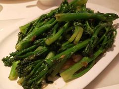 鸡油拍蒜炒台兰花-港丽餐厅(高德置地店)