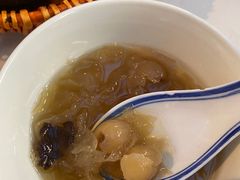 每日糖水-肥仔文澳门猪骨煲(南京西路店)