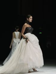 -Renee芮亦婚纱(原丽莎)