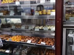 面包甜点陈列柜-护国寺小吃(新街口店)
