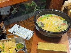 -银米·云南传统过桥米线(双廊黑金冠店)