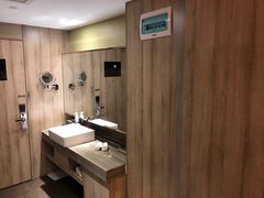 -西安大雁塔科技大学地铁站亚朵酒店