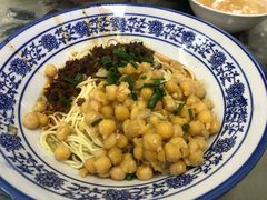 豌豆杂酱面-渝之汇牛肉豌杂面