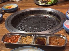 -明洞阿姨·韩式酱蟹烤肉·创意料理(三元桥店)