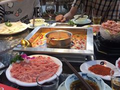 -二荆条·蜀鲜汇城市森林火锅