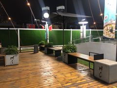商场外休息区-上滨生活广场