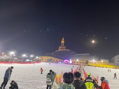 -采薇庄园四季滑雪场