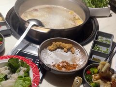-喃喃椰·糟粕醋·椰子鸡火锅(七堡花园店)