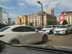 -新一百-地面停车场