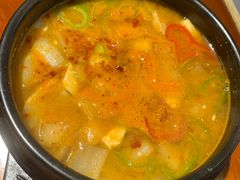 石锅大酱汤-鑫日千里马朝鲜族小馆(总店)