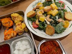 弘大人气王蔬菜沙拉-WOW LUCKY创意韩料(龙阳广场店)