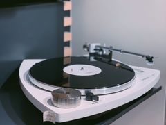 -乐蓬马歇百货公司(Rive Gauche)