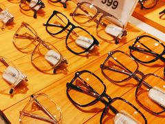 -LOOK眼镜·蔡司依视路配镜(宝山万达店)