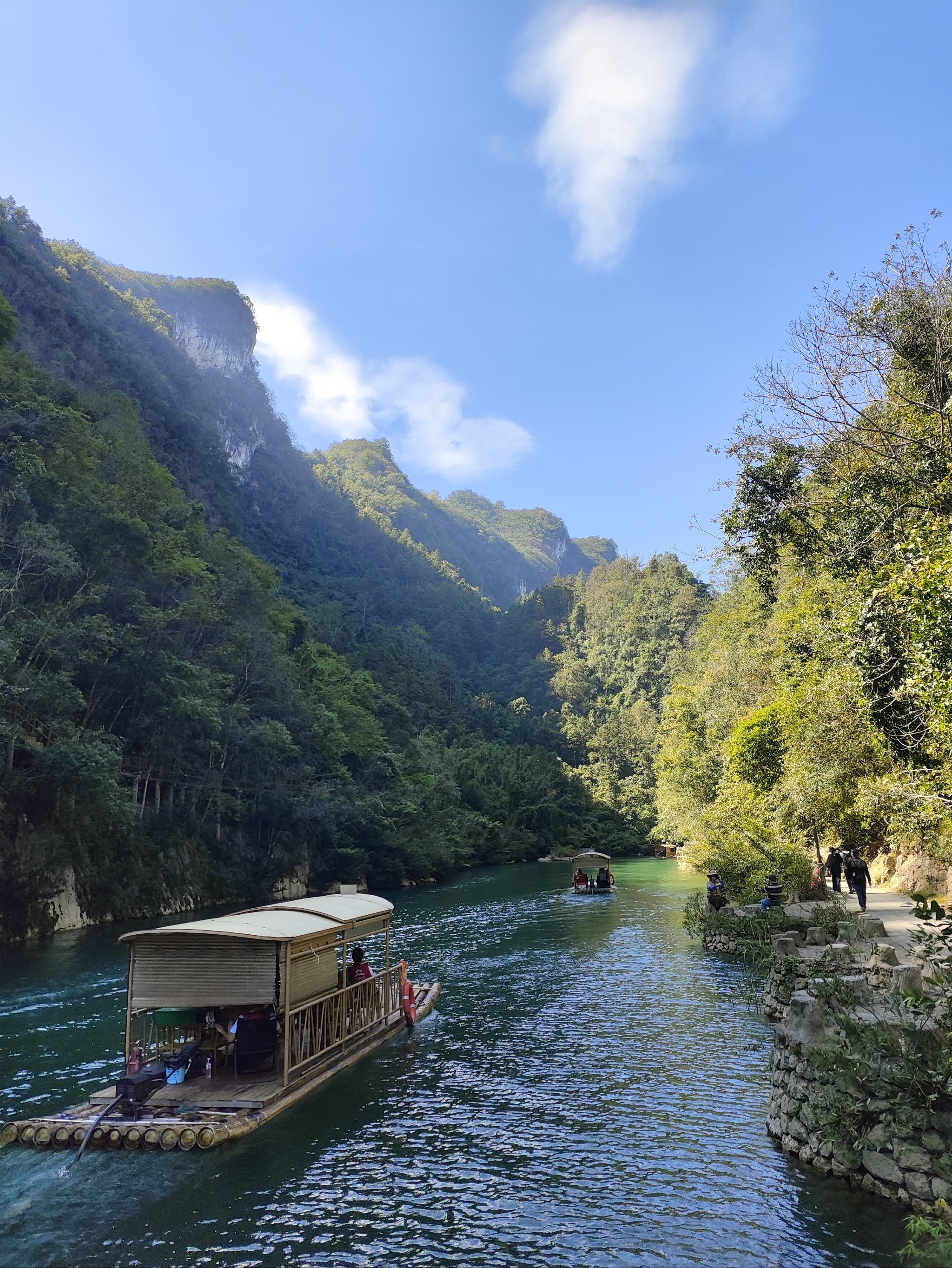 走完小七孔景区接着就是大七孔景区,门口可