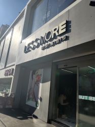 -LESSMORE科技头皮理容中心