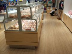 面包甜点陈列柜-好利来(梅江永旺店)