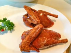 玻璃脆皮乳鸽-利苑酒家(金宝店)