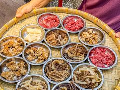 -窄巷口生烫牛肉米线(客村店)