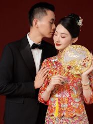 -喜爱高定婚纱摄影