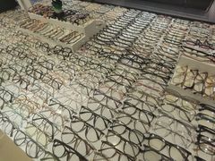 -新视达眼镜店·蔡司·依视路(名镜苑店)