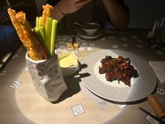 -穹六人间 people 6(岳阳路店)