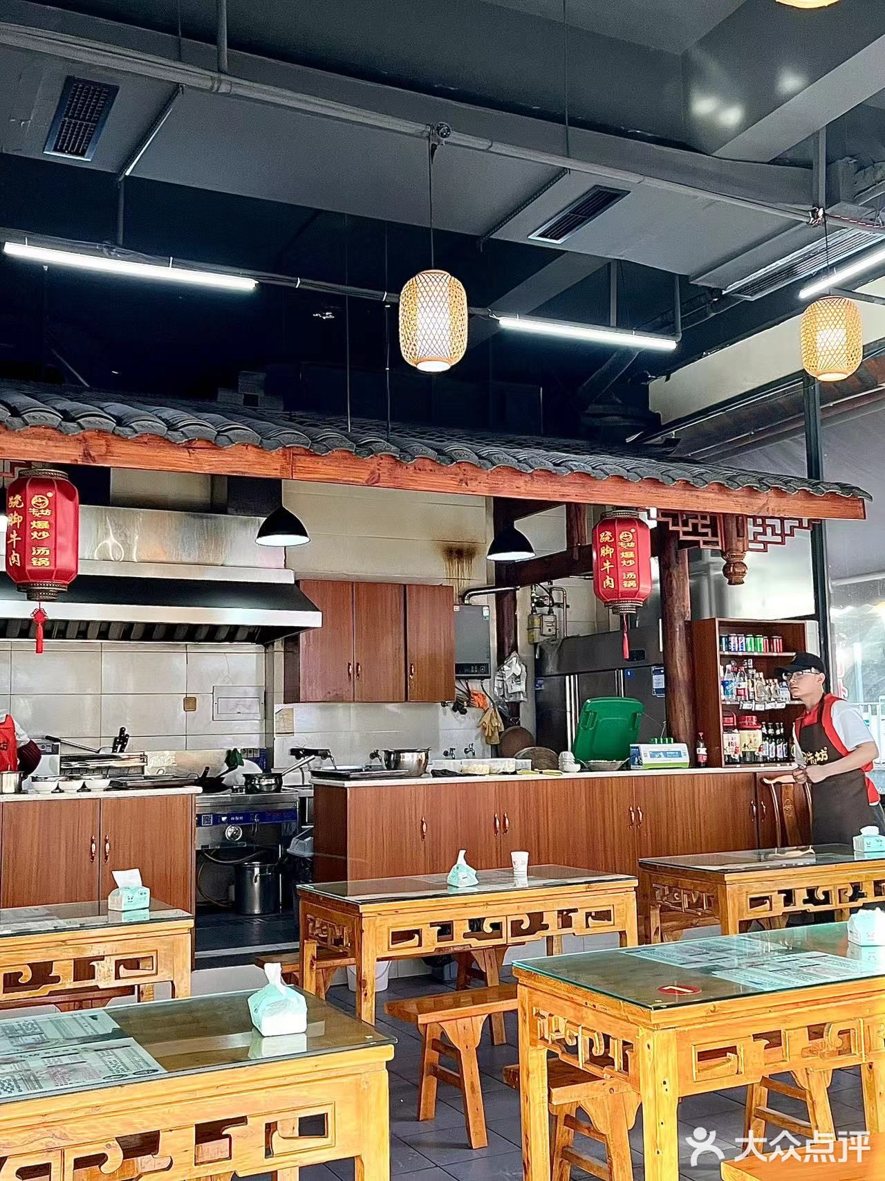 乐山本地人都在打卡的跷脚牛肉 😃