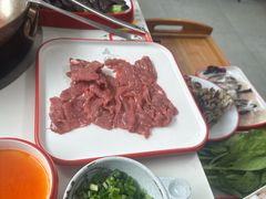 -毛辣果·贵州红酸汤牛肉火锅(西单店)