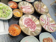 -臻牛烤肉