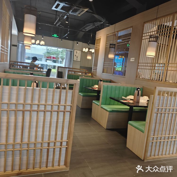 鸭油很香，酸菜鱼的酸菜挺好吃的，这个客家菜
