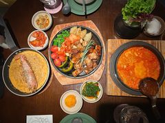 菠萝烤黑猪肉-Fuzzy Bistro 浮几韩餐·茶酒馆