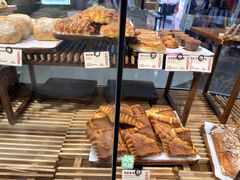 -CARINO BAKERY&CAFE(人广来福士店)