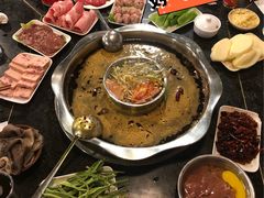 -邓莽子老火锅(中兴路总店)