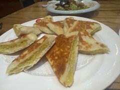黄米烙-小船渔村•大连菜•大连焖鱼(明泽街店)