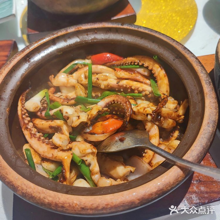 爆汁乳鸽+荔枝木烧鹅🔥这家粤菜太绝了！