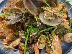 -一口猪海鲜浑锅·东北家常菜