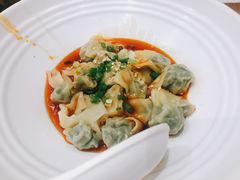 红油拌荠菜小馄饨-弄堂咪道-饭香·面香·馄饨香(汇锦广场店)