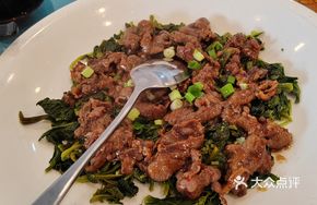 Steamed Beef Brisket with Chinese Broccoli