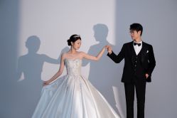 -雪中彩影婚纱摄影·微光艺术中心