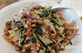 Cold-Mixed Pig Stomach and Fish Skin