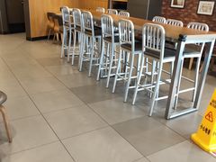 等位区-汉堡王(百花谷店)