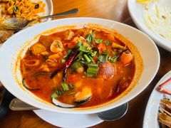 -Chom Cafe and Restaurant