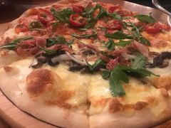 玛格丽特拼黑松露火腿鸳鸯披萨-COMMUNE幻师(上邦百汇城店)