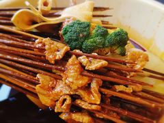 -拈签一笑黄牛肉辣卤串串