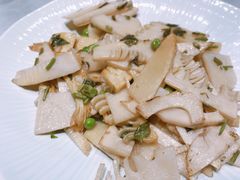 香椿豌豆炒春笋-广东道至正餐厅(区庄店)